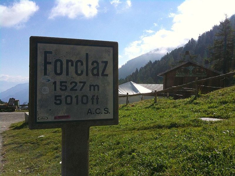 Col de la Forclaz summit sign at 1527m